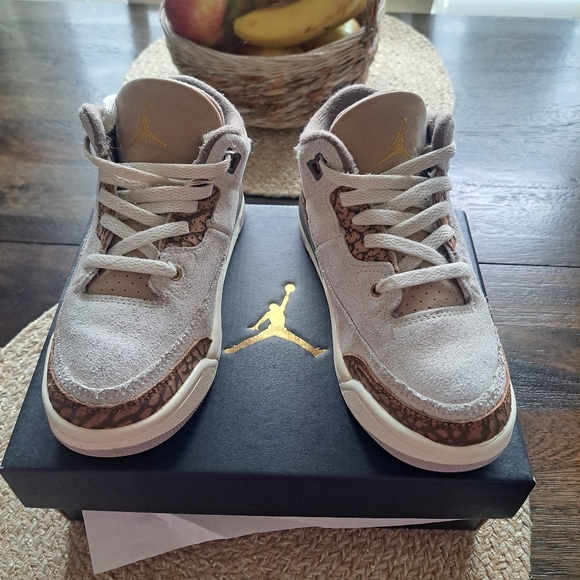 Boys Jordan Retros🤎 - Picture 2 of 15